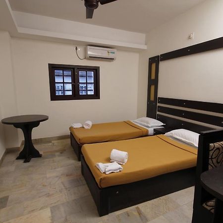 Hotel Park Avenue Kochi Exterior photo