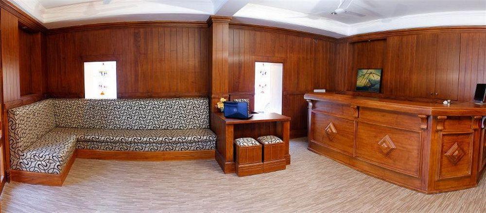 Hotel Park Avenue Kochi Interior photo