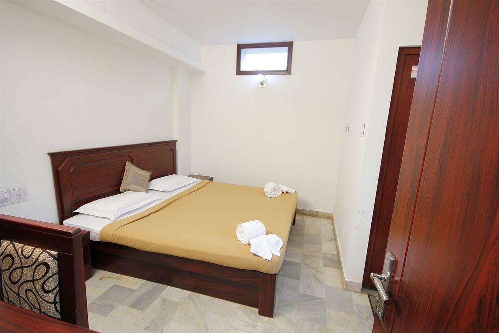 Hotel Park Avenue Kochi Exterior photo