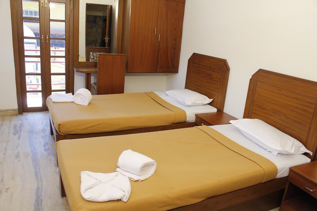 Hotel Park Avenue Kochi Room photo