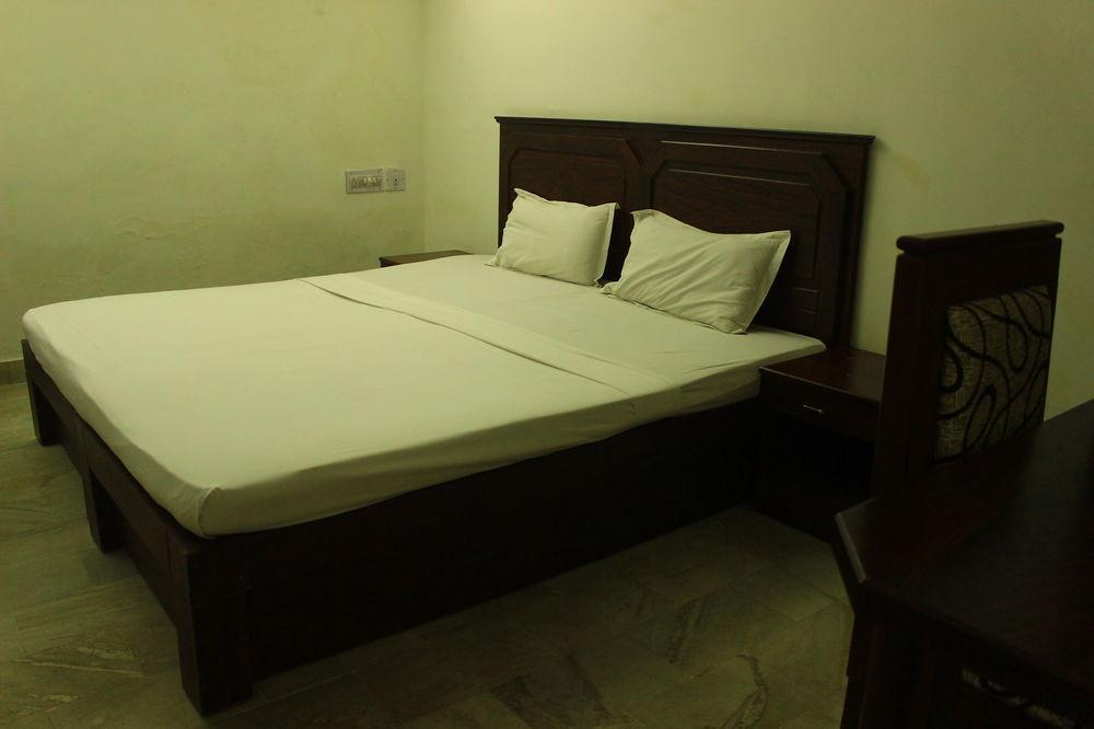 Hotel Park Avenue Kochi Exterior photo