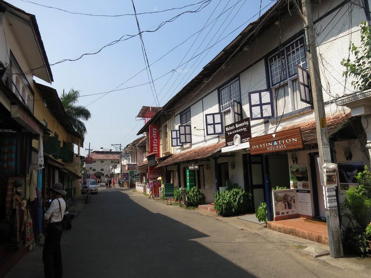 Hotel Park Avenue Kochi Exterior photo