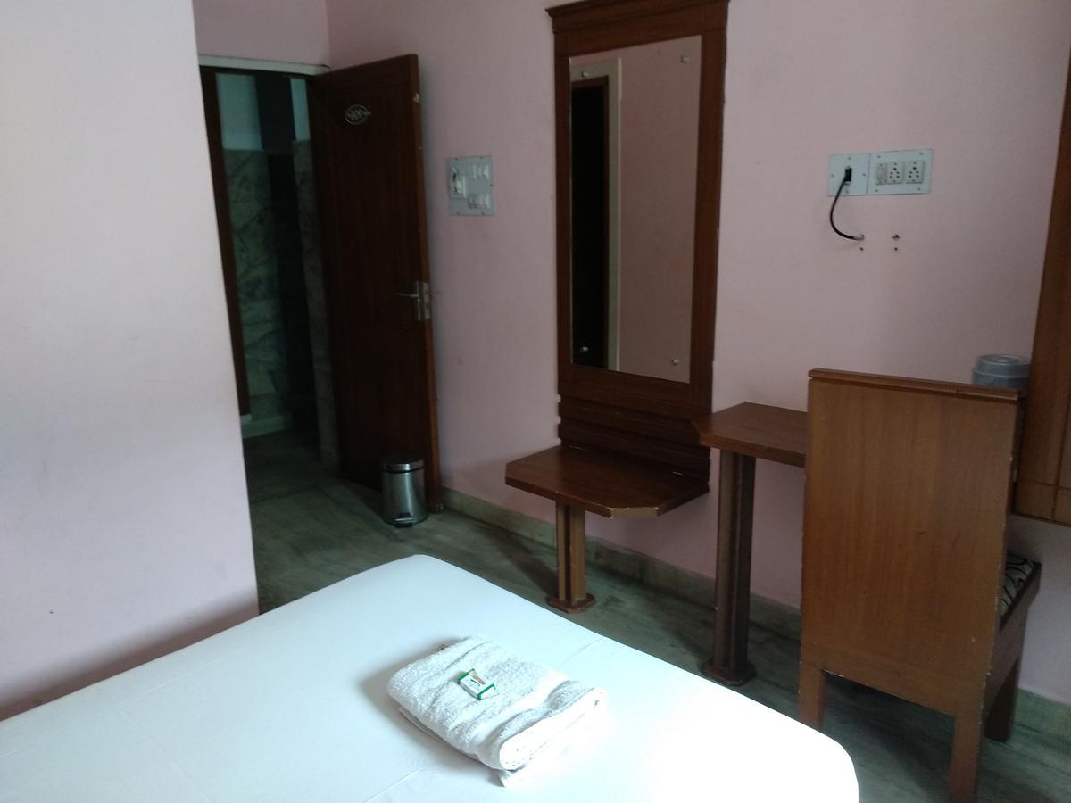 Hotel Park Avenue Kochi Exterior photo