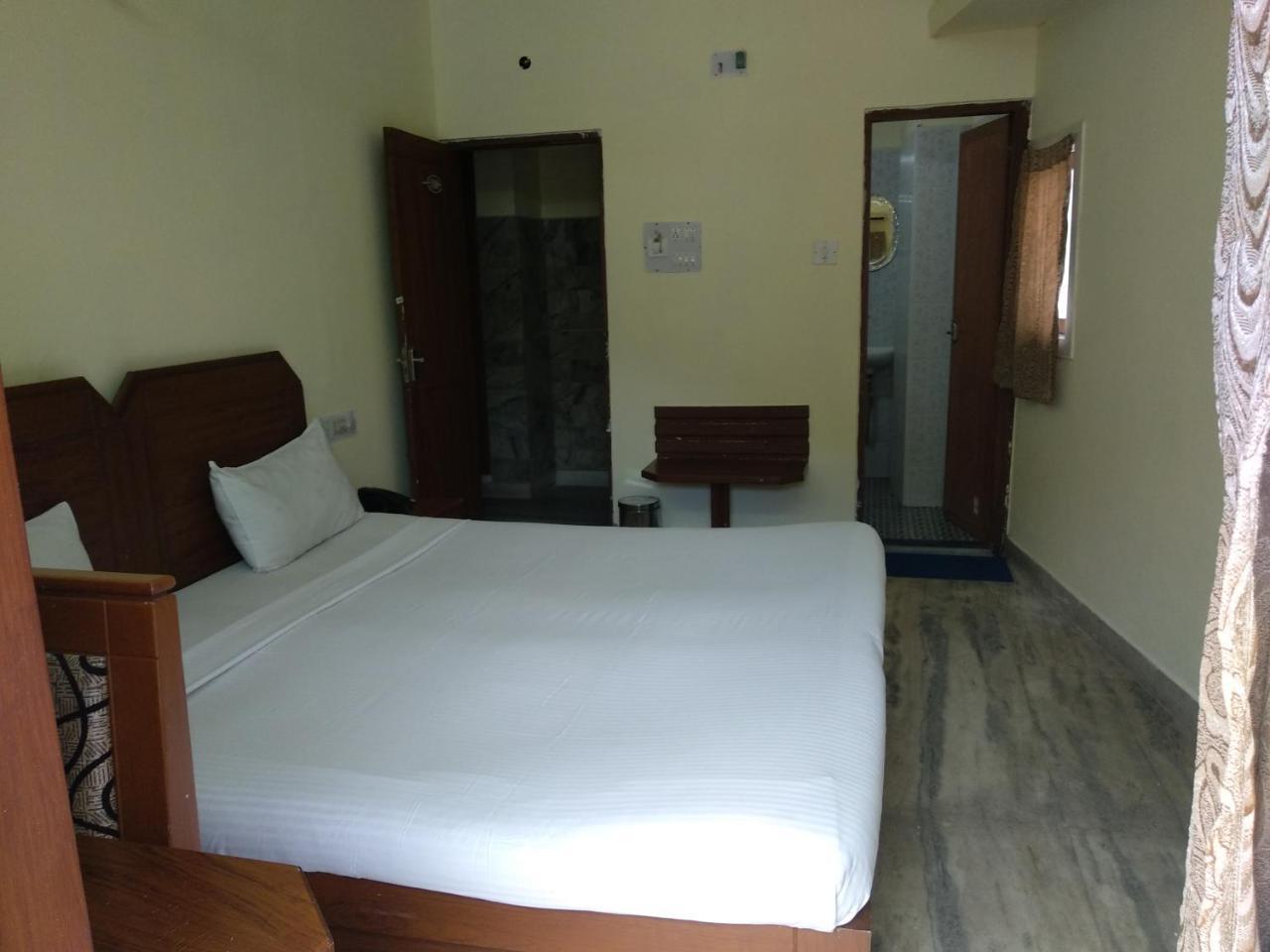 Hotel Park Avenue Kochi Exterior photo