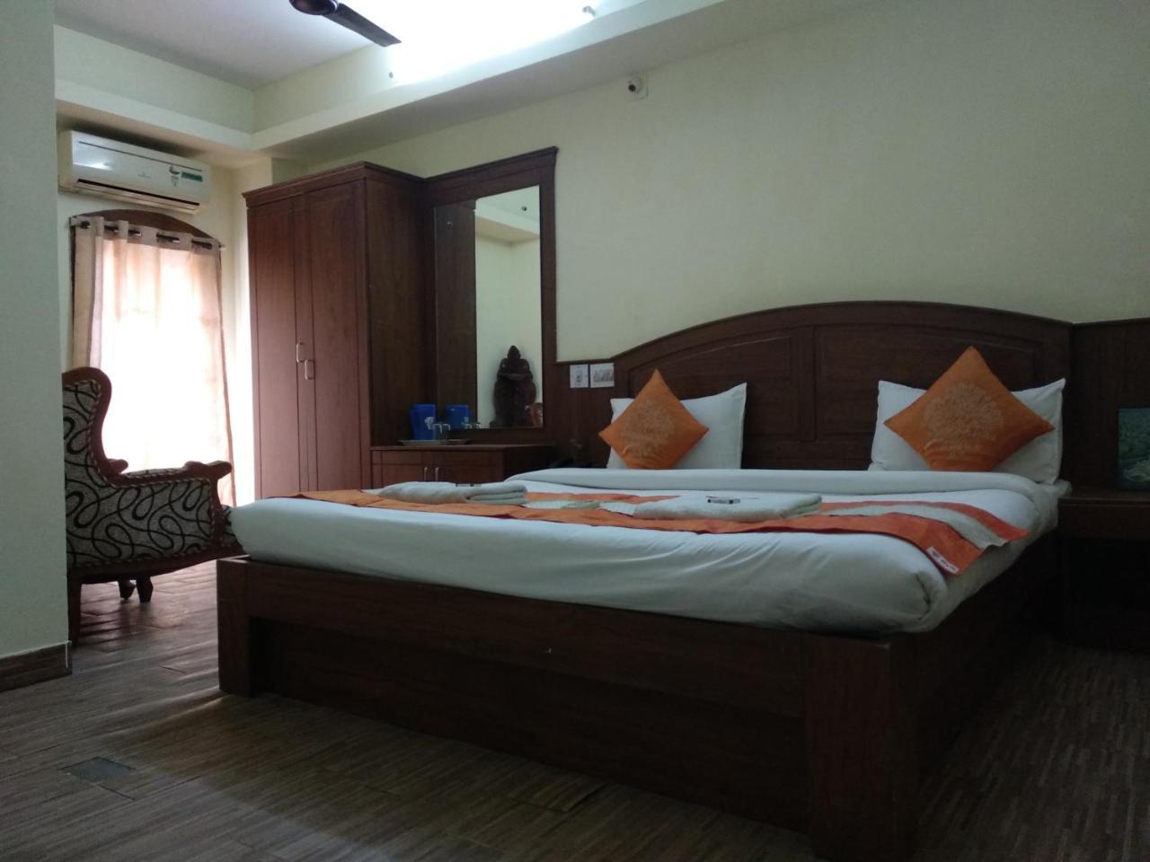 Hotel Park Avenue Kochi Exterior photo