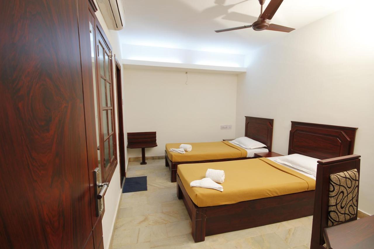 Hotel Park Avenue Kochi Exterior photo