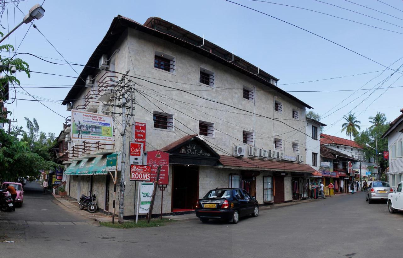 Hotel Park Avenue Kochi Exterior photo